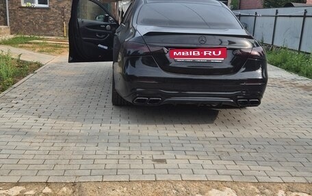 Mercedes-Benz E-Класс, 2021 год, 3 950 000 рублей, 5 фотография