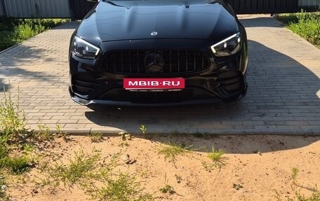 Mercedes-Benz E-Класс, 2021 год, 3 950 000 рублей, 1 фотография