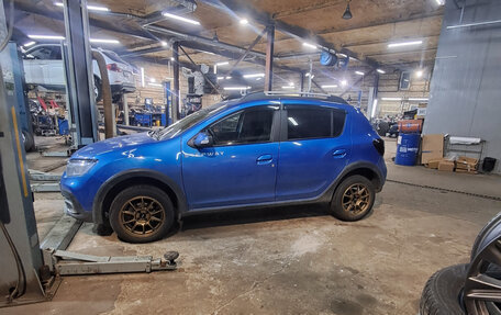 Renault Sandero II рестайлинг, 2019 год, 1 100 000 рублей, 2 фотография