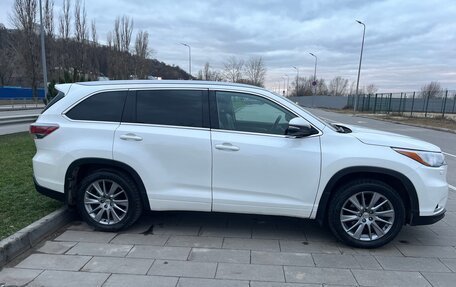 Toyota Highlander III, 2014 год, 3 650 000 рублей, 2 фотография