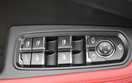 Porsche Macan I рестайлинг, 2025 год, 11 850 000 рублей, 12 фотография