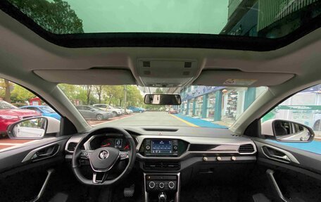 Volkswagen T-Cross I, 2022 год, 1 497 000 рублей, 10 фотография