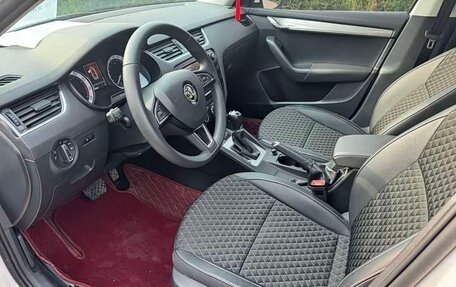 Skoda Octavia IV, 2023 год, 1 500 000 рублей, 10 фотография