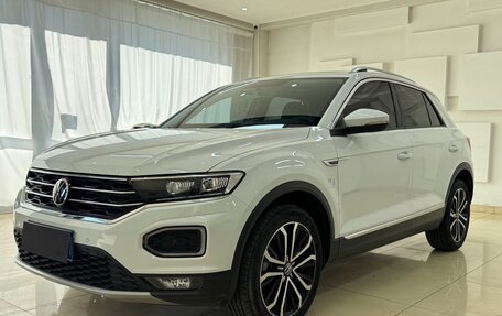 Volkswagen T-Roc I, 2022 год, 1 600 190 рублей, 1 фотография