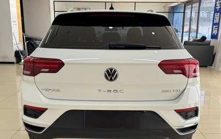 Volkswagen T-Roc I, 2022 год, 1 600 190 рублей, 5 фотография