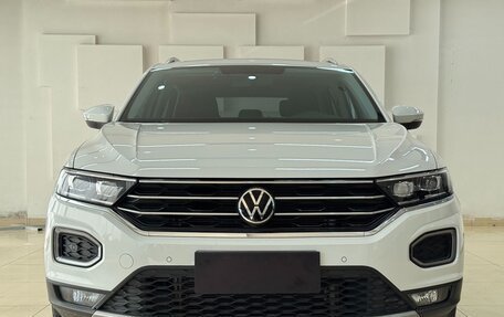 Volkswagen T-Roc I, 2022 год, 1 600 190 рублей, 2 фотография