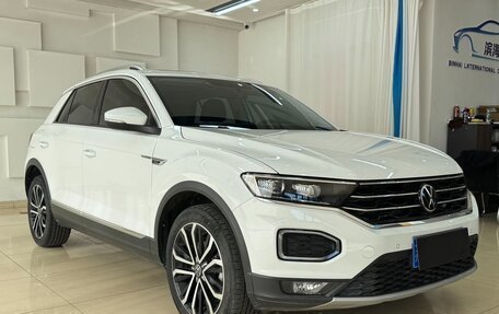 Volkswagen T-Roc I, 2022 год, 1 600 190 рублей, 3 фотография