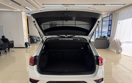 Volkswagen T-Roc I, 2022 год, 1 600 190 рублей, 19 фотография