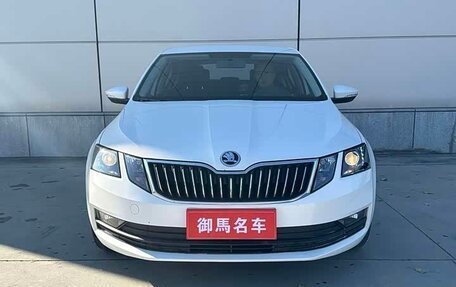 Skoda Octavia IV, 2023 год, 1 700 000 рублей, 2 фотография