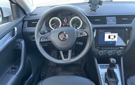 Skoda Octavia IV, 2023 год, 1 700 000 рублей, 8 фотография