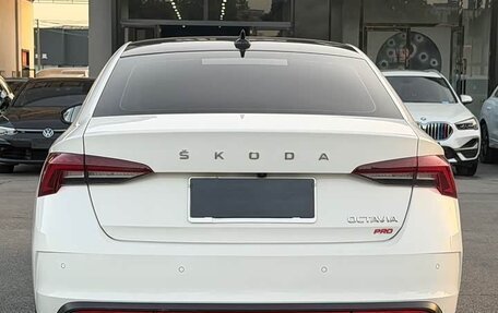 Skoda Octavia IV, 2023 год, 1 740 000 рублей, 3 фотография