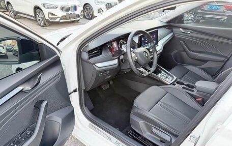 Skoda Octavia IV, 2023 год, 1 740 000 рублей, 8 фотография