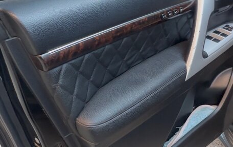 Toyota Land Cruiser 200, 2007 год, 2 700 000 рублей, 6 фотография