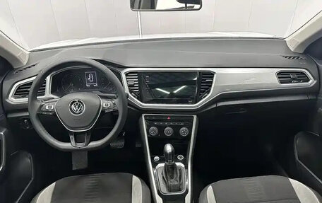 Volkswagen T-Roc I, 2021 год, 1 700 000 рублей, 2 фотография