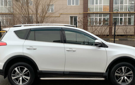 Toyota RAV4, 2018 год, 2 475 000 рублей, 5 фотография