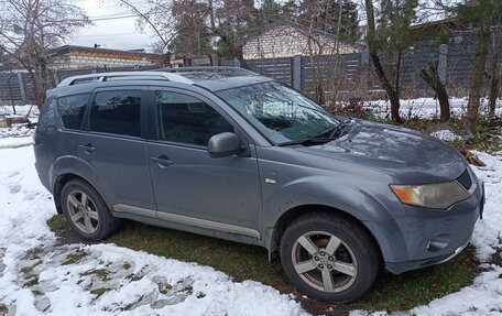 Mitsubishi Outlander III рестайлинг 3, 2007 год, 700 000 рублей, 1 фотография