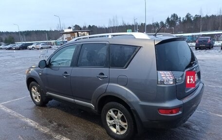 Mitsubishi Outlander III рестайлинг 3, 2007 год, 700 000 рублей, 2 фотография