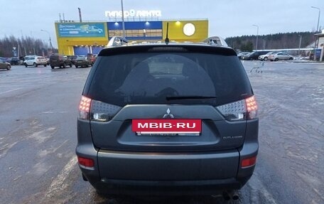 Mitsubishi Outlander III рестайлинг 3, 2007 год, 700 000 рублей, 3 фотография