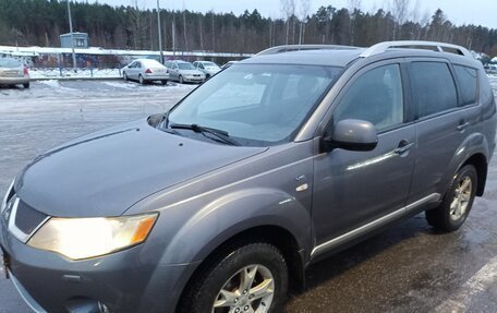 Mitsubishi Outlander III рестайлинг 3, 2007 год, 700 000 рублей, 7 фотография