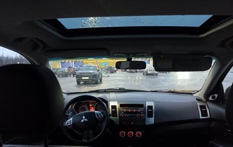 Mitsubishi Outlander III рестайлинг 3, 2007 год, 700 000 рублей, 11 фотография