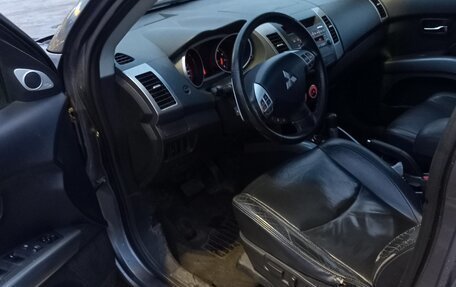 Mitsubishi Outlander III рестайлинг 3, 2007 год, 700 000 рублей, 8 фотография