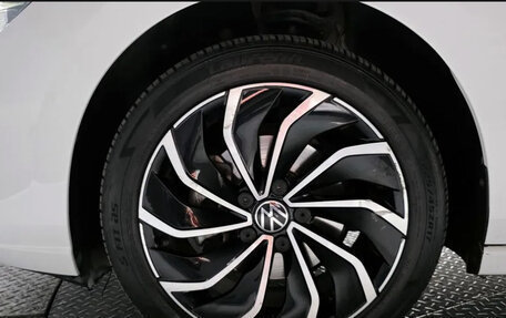 Volkswagen Golf VIII, 2022 год, 2 360 000 рублей, 3 фотография
