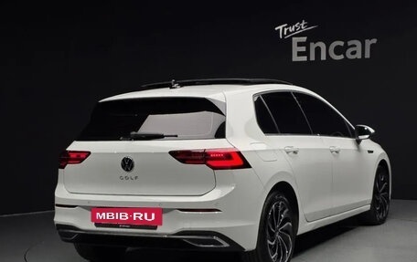 Volkswagen Golf VIII, 2022 год, 2 360 000 рублей, 2 фотография