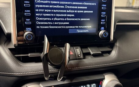 Toyota RAV4, 2021 год, 3 500 000 рублей, 11 фотография