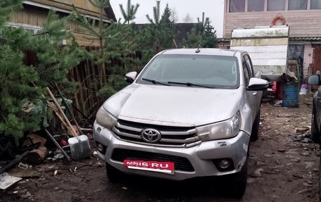 Toyota Hilux VIII, 2018 год, 1 850 000 рублей, 2 фотография