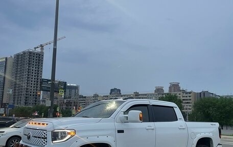 Toyota Tundra II, 2017 год, 6 300 000 рублей, 2 фотография