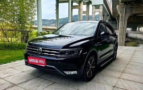 Volkswagen Tiguan II, 2022 год, 1 530 000 рублей, 3 фотография