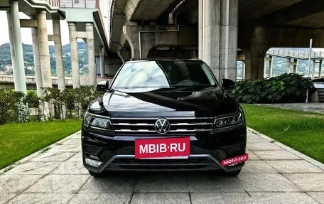 Volkswagen Tiguan II, 2022 год, 1 530 000 рублей, 2 фотография
