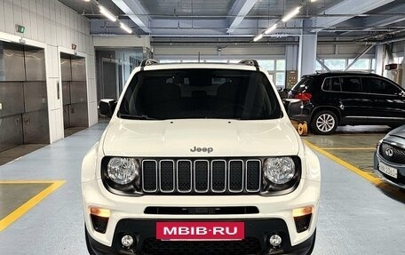 Jeep Renegade I рестайлинг, 2022 год, 1 815 000 рублей, 2 фотография
