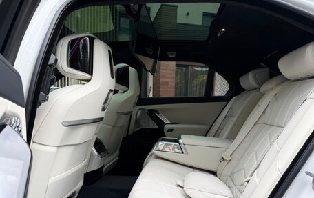 BMW 7 серия, 2025 год, 12 300 000 рублей, 10 фотография