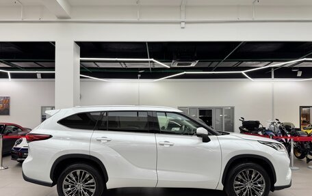 Toyota Highlander, 2025 год, 5 999 000 рублей, 8 фотография