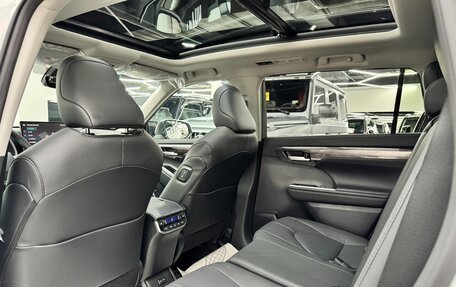 Toyota Highlander, 2025 год, 5 999 000 рублей, 23 фотография