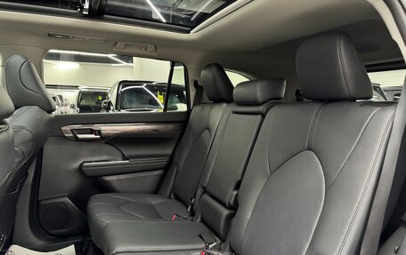 Toyota Highlander, 2025 год, 5 999 000 рублей, 25 фотография