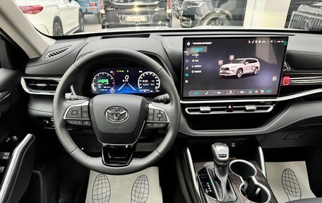 Toyota Highlander, 2025 год, 5 999 000 рублей, 28 фотография