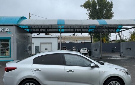 KIA Rio IV, 2017 год, 1 299 000 рублей, 6 фотография