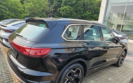 Volkswagen Touareg III, 2024 год, 10 900 000 рублей, 2 фотография