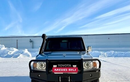 Toyota Land Cruiser 70, 2021 год, 6 000 000 рублей, 5 фотография