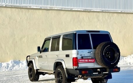 Toyota Land Cruiser 70, 2021 год, 6 000 000 рублей, 3 фотография