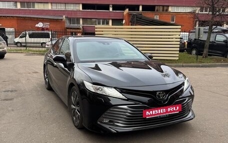 Toyota Camry, 2020 год, 3 800 000 рублей, 2 фотография
