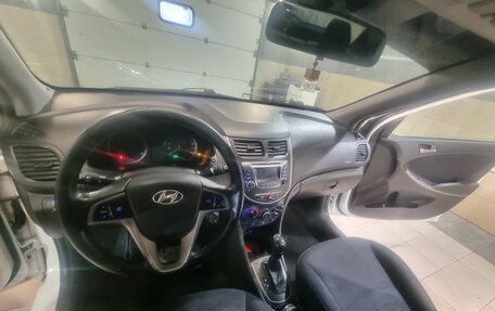 Hyundai Solaris II рестайлинг, 2014 год, 850 000 рублей, 7 фотография