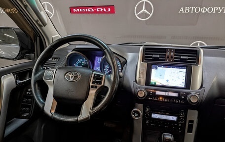 Toyota Land Cruiser Prado 150 рестайлинг 2, 2011 год, 2 600 000 рублей, 25 фотография