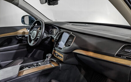 Volvo XC90 II рестайлинг, 2018 год, 3 430 000 рублей, 13 фотография