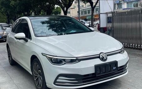 Volkswagen Golf VIII, 2023 год, 1 950 000 рублей, 2 фотография