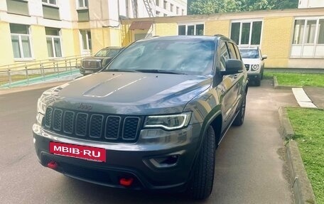 Jeep Grand Cherokee, 2019 год, 4 000 000 рублей, 4 фотография