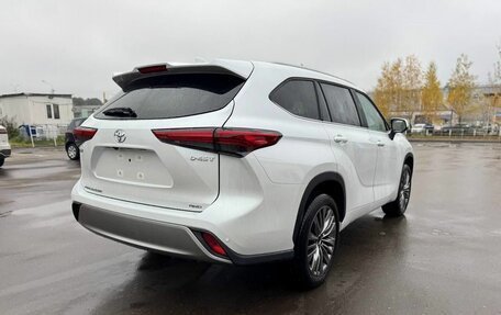 Toyota Highlander, 2025 год, 5 995 000 рублей, 6 фотография