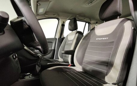 Dacia Logan II, 2018 год, 1 000 000 рублей, 9 фотография